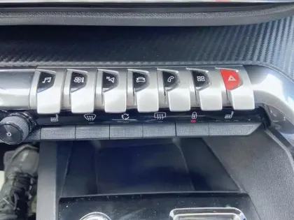 Photo 12 Peugeot 3008  BlueHDi 130ch S&S EAT8 Style