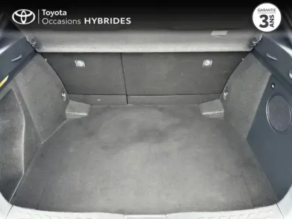 Photo 9 Toyota C-HR  122h Distinctive 2WD E-CVT RC18