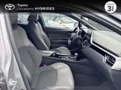 Photo 5 Toyota C-HR  122h Distinctive 2WD E-CVT RC18