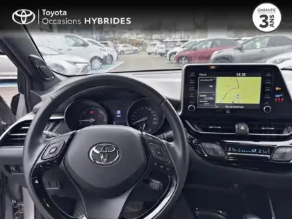 Photo 8 Toyota C-HR  122h Distinctive 2WD E-CVT RC18