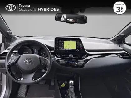 Photo 7 Toyota C-HR  122h Distinctive 2WD E-CVT RC18