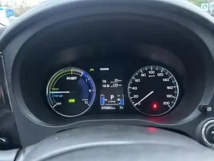 Photo 10 Mitsubishi Outlander  PHEV Twin Motor Business 4WD Euro6d-T EVAP 5cv