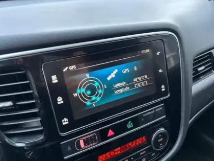 Photo 11 Mitsubishi Outlander  PHEV Twin Motor Business 4WD Euro6d-T EVAP 5cv