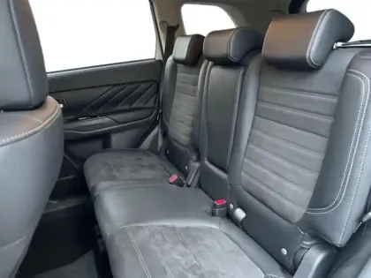 Photo 7 Mitsubishi Outlander  PHEV Twin Motor Business 4WD Euro6d-T EVAP 5cv