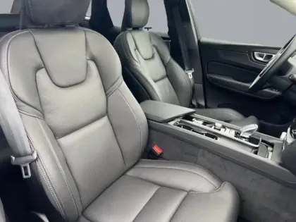 Photo 8 Volvo Xc60  T6 Hybride Rechargeable 350ch Ultra Style Dark Geartronic 8 AWD