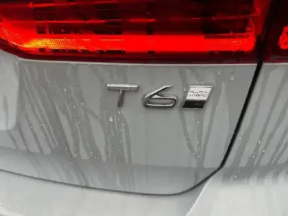 Photo 11 Volvo Xc60  T6 Hybride Rechargeable 350ch Ultra Style Dark Geartronic 8 AWD