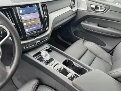 Photo 13 Volvo Xc60  T6 Hybride Rechargeable 350ch Ultra Style Dark Geartronic 8 AWD