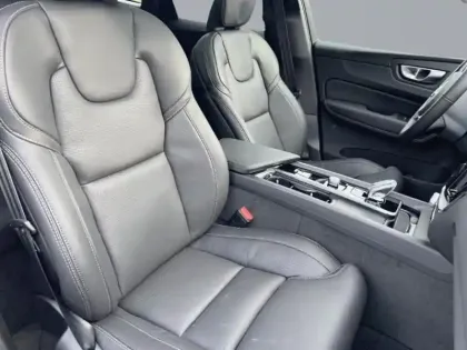 Photo 8 Volvo Xc60  T6 Hybride Rechargeable 350ch Ultra Style Dark Geartronic 8 AWD