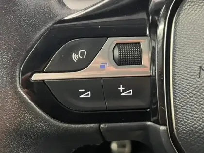 Photo 13 Peugeot 208  1.2 PureTech 100ch S&S Roadtrip