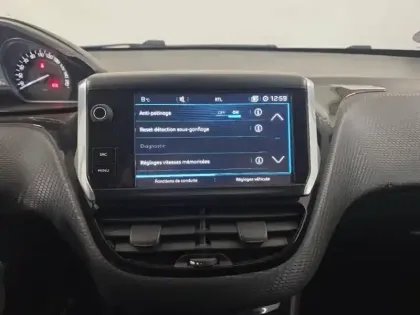 Photo 13 Peugeot 208  1.2 PureTech 110ch Allure S&S EAT6 5cv 5p