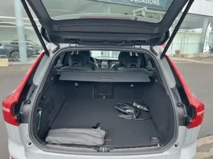 Photo 5 Volvo Xc60  T6 Hybride Rechargeable 350ch Plus Style Dark Geartronic 8 AWD