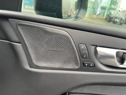 Photo 11 Volvo Xc60  T6 Hybride Rechargeable 350ch Plus Style Dark Geartronic 8 AWD