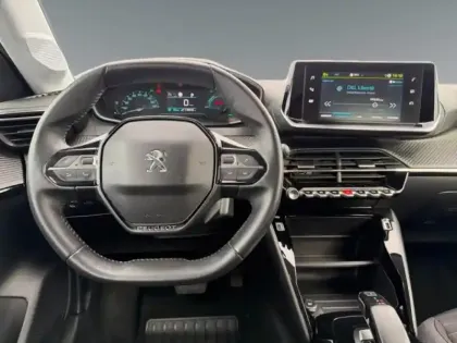 Photo 10 Peugeot 208  e- 136ch Active