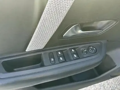 Photo 11 Citroën C4  PureTech 130ch S&S Feel Pack EAT8