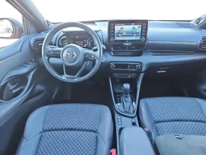 Photo 8 Toyota Yaris  116h Première 5p