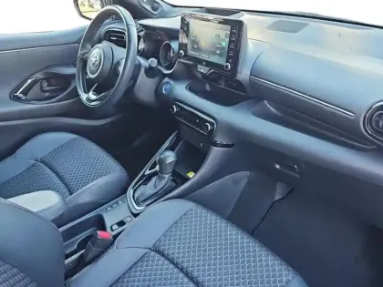 Photo 9 Toyota Yaris  116h Première 5p