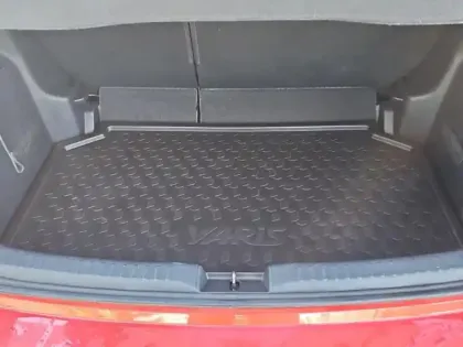 Photo 14 Toyota Yaris  116h Première 5p