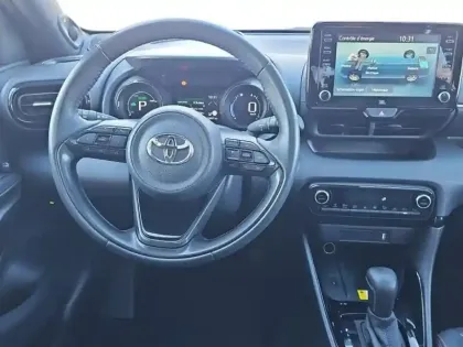 Photo 12 Toyota Yaris  116h Première 5p