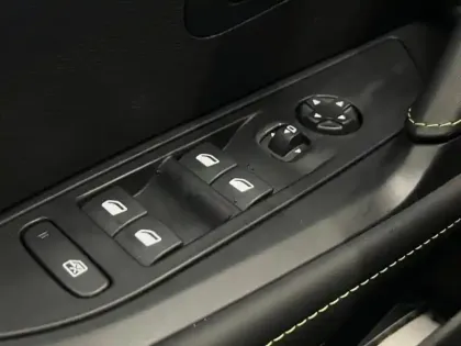 Photo 11 Peugeot 208  1.2 Hybrid 145ch GT e-DCS6