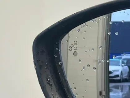 Photo 5 Peugeot 208  1.2 Hybrid 145ch GT e-DCS6