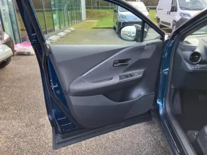 Photo 13 Toyota C-HR  1.8 Hybride 140ch Design MY25