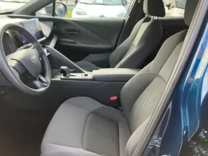 Photo 12 Toyota C-HR  1.8 Hybride 140ch Design MY25