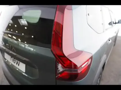 Photo 12 Dacia Jogger  1.6 hybrid 140ch Extreme 7 places -24