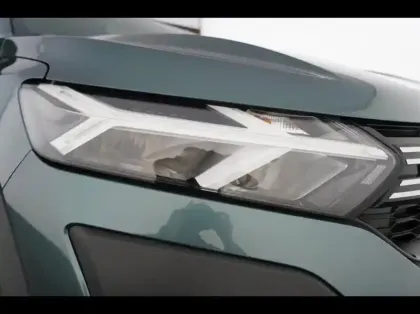 Photo 11 Dacia Jogger  1.6 hybrid 140ch Extreme 7 places -24