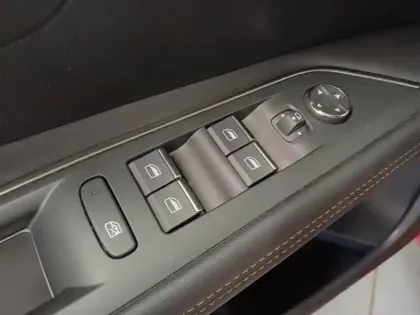 Photo 12 Peugeot 3008  1.2 PureTech 130ch S&S GT EAT8