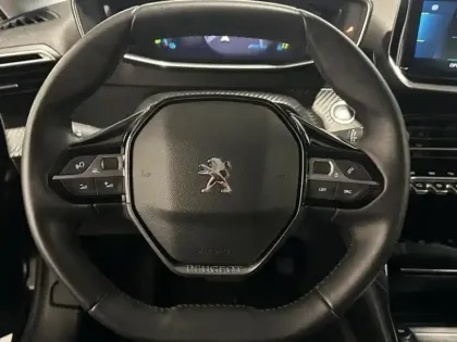 Photo 14 Peugeot 208  e- 136ch Allure Pack