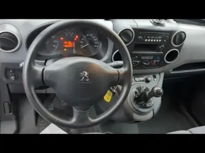 Photo 12 Peugeot Partner  120 L1 1.6 BlueHDi 120 S&S Pack Clim Nav