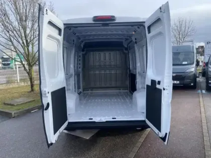 Photo 6 Peugeot Boxer  Fg L2H2 3.5 140ch S&S Pack Premium Connect