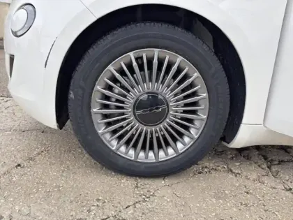 Photo 11 Fiat 500  e 118ch Icône