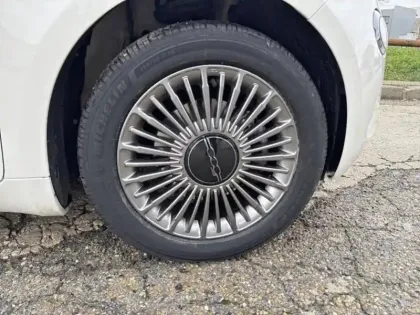 Photo 12 Fiat 500  e 118ch Icône