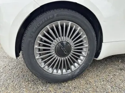 Photo 13 Fiat 500  e 118ch Icône