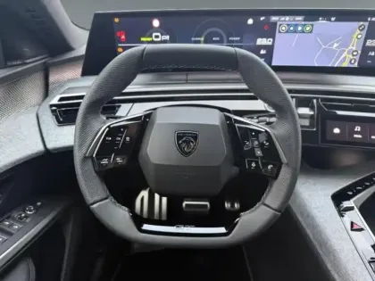 Photo 11 Peugeot 3008  Electrique 210 ch Batterie / 525 AUTONOMIE / ALCANTARA