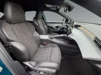 Photo 14 Peugeot 3008  Electrique 210 ch Batterie / 525 AUTONOMIE / ALCANTARA