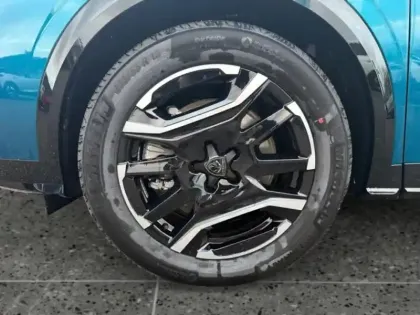 Photo 13 Peugeot 3008  Electrique 210 ch Batterie / 525 AUTONOMIE / ALCANTARA