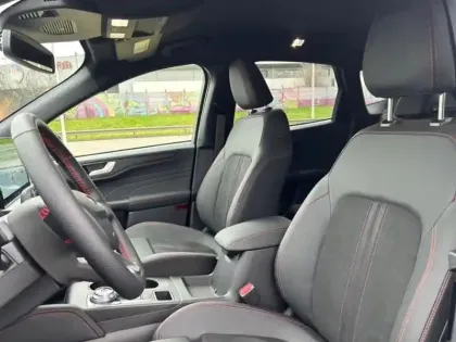 Photo 6 Ford Kuga  2.5 Duratec 243ch Hybride Rechargeable ST-Line X Powershift