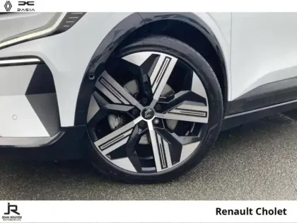 Photo 7 Renault Megane  E-Tech Electric EV60 220ch Iconic super charge -C