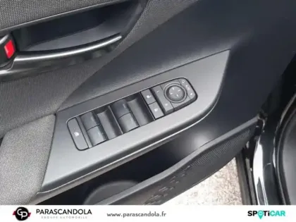 Photo 11 Toyota C-HR  1.8 Hybride 140ch Dynamic NG23