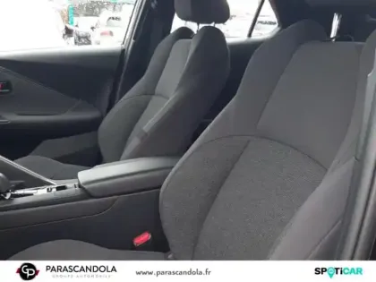 Photo 8 Toyota C-HR  1.8 Hybride 140ch Dynamic NG23