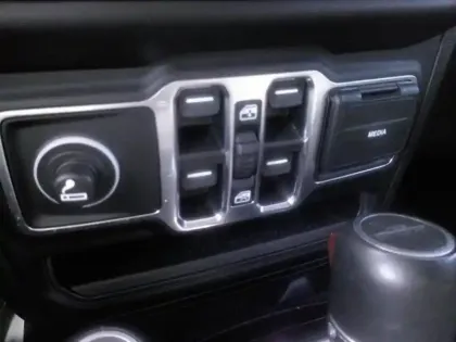 Photo 11 Jeep Gladiator  3.0 V6 Multijet 264ch Overland Launch Edition 4x4 BVA8