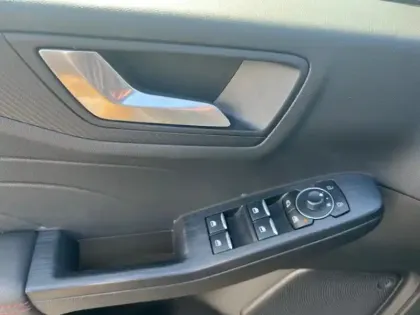 Photo 15 Ford Kuga  2.5 Duratec 180ch Hybrid FlexiFuel ST-Line Powershift