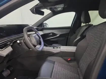 Photo 8 Peugeot 3008  1.2 Hybrid 145ch Allure e-DCS6