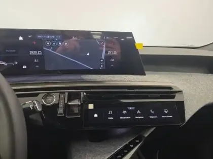 Photo 12 Peugeot 3008  1.2 Hybrid 145ch Allure e-DCS6