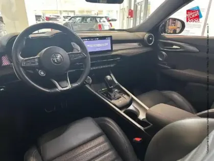 Photo 14 Alfa Romeo Tonale  1.5 Hybrid 160ch Tributo Italiano TCT