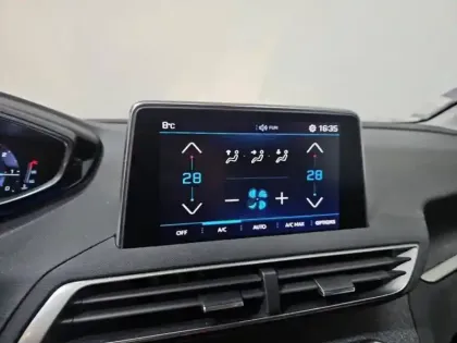 Photo 13 Peugeot 3008  1.5 BlueHDi 130ch E6.c Allure S&S