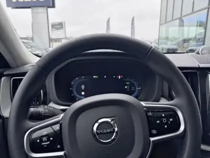 Photo 7 Volvo Xc60  T6 Hybride Rechargeable 350ch Ultra Style Dark Geartronic 8 AWD