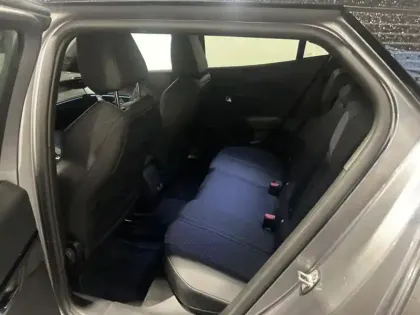 Photo 9 Peugeot 2008  e- 136ch GT